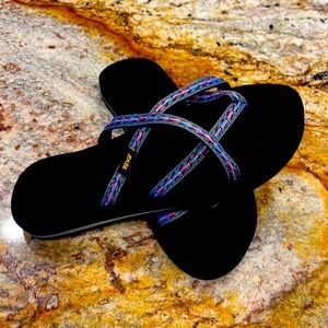 Teva size 9 flip flops